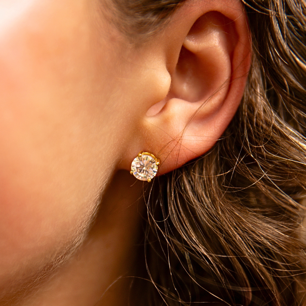7mm Brilliant Stud Earrings Finished in Gold